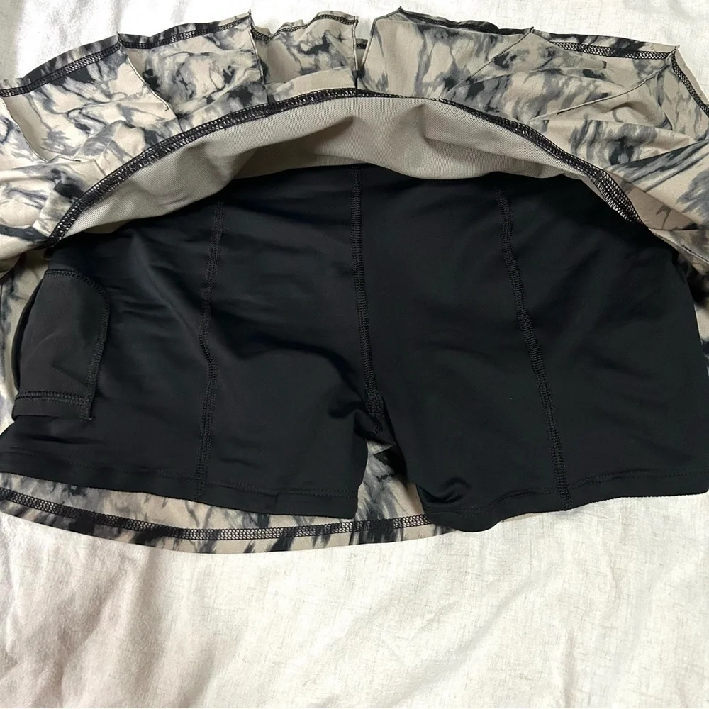 Lululemon Run: Pace Setter Skirt size 6 Great Granite Black Mojave Tan